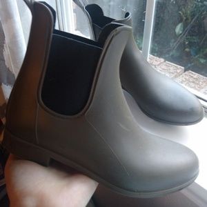chelsea boots